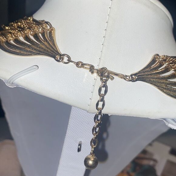 Classic Pegasus Coro Multi-strand Gold Tone Chain Necklace - Picture 8 of 8